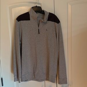 Vineyard Vines Men's Gray and Black Quarter-Zip Sweater